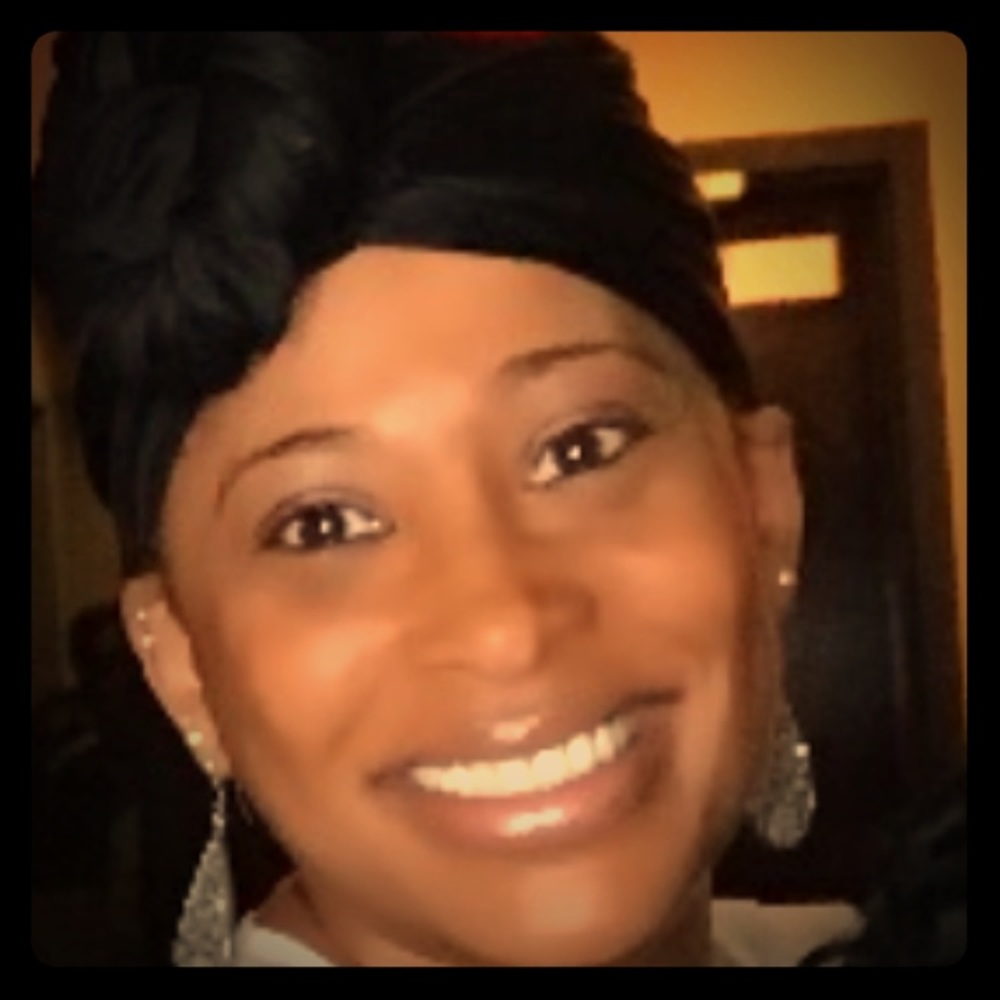 Meet your Posher, Tonia